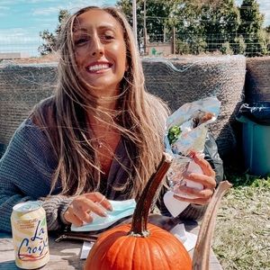 Meet your Posher, Lia